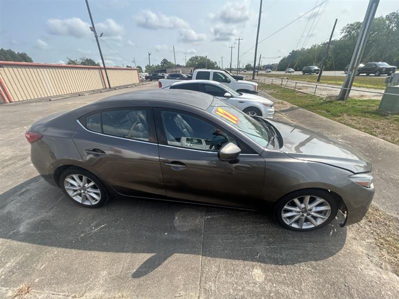 Mazda MAZDA3 i Touring AT 4-Door 2017