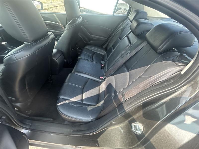 Mazda MAZDA3 i Touring AT 4-Door 2017