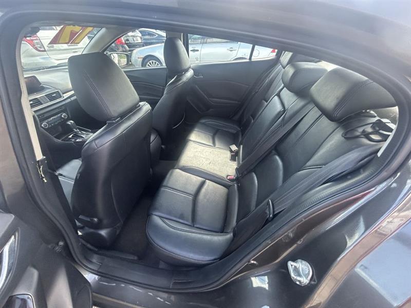 Mazda MAZDA3 i Touring AT 4-Door 2017