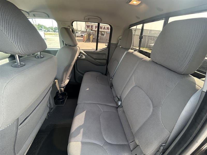 Nissan Frontier S Crew Cab 5AT 2WD 2017