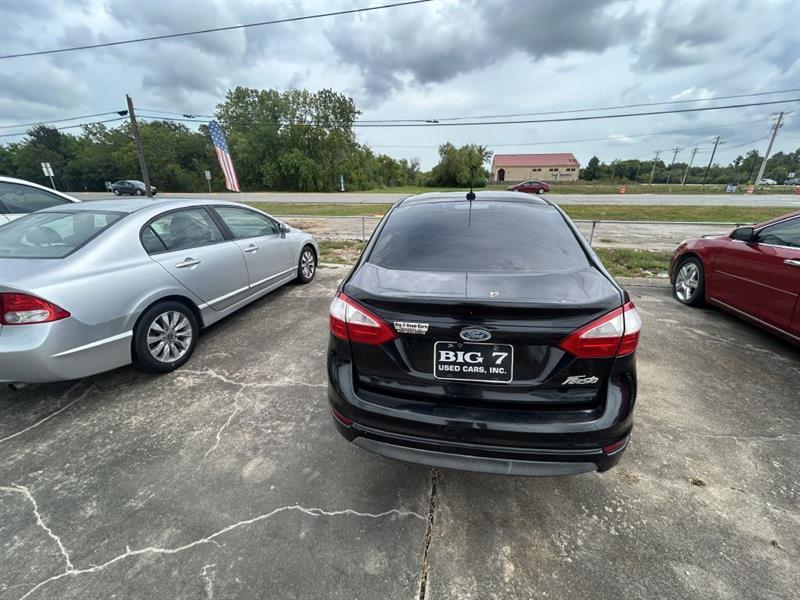 Ford Fiesta S Sedan 2015