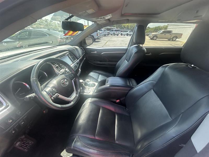 Toyota Highlander Limited FWD V6 2016
