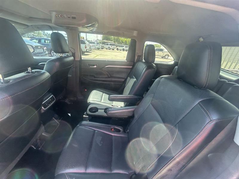 Toyota Highlander Limited FWD V6 2016