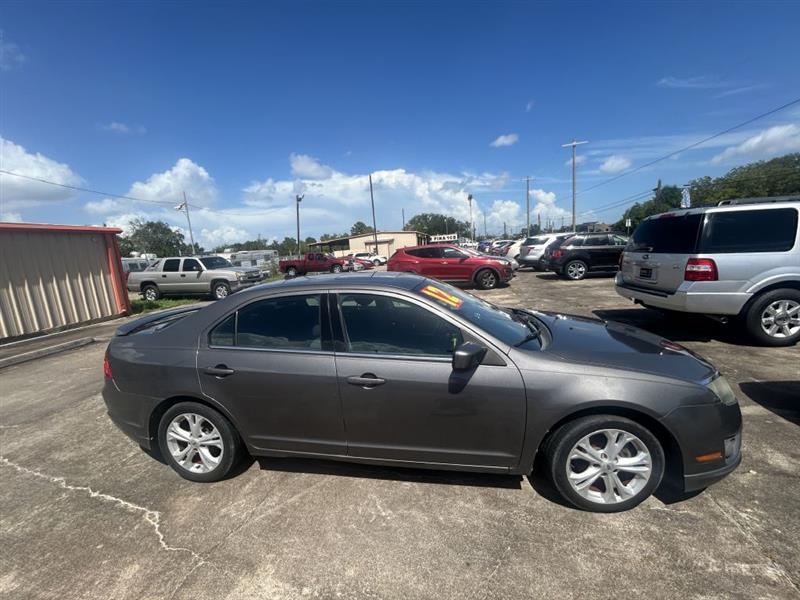 Ford Fusion SE 2012
