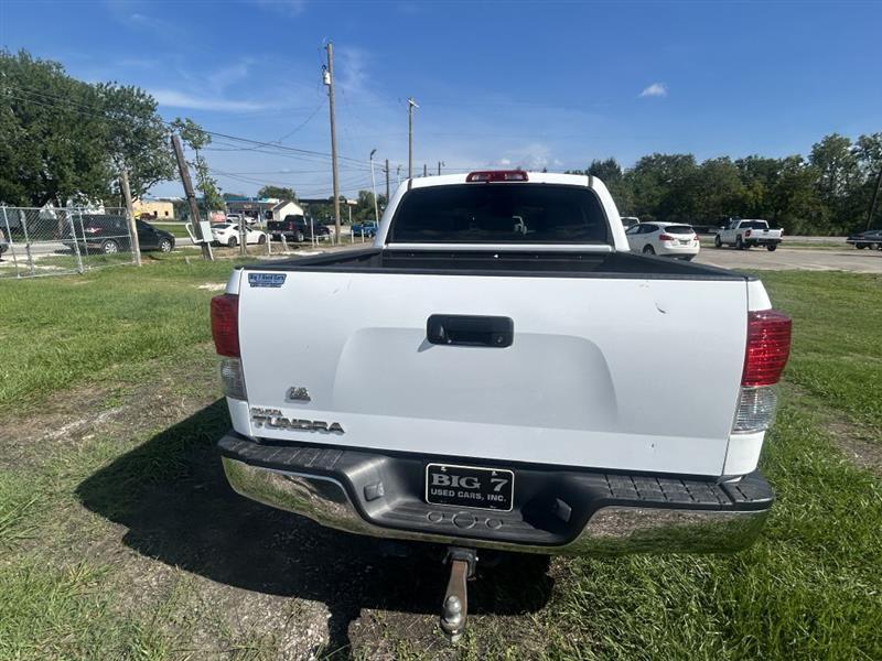 Toyota Tundra Tundra-Grade CrewMax 5.7L 2WD 2012