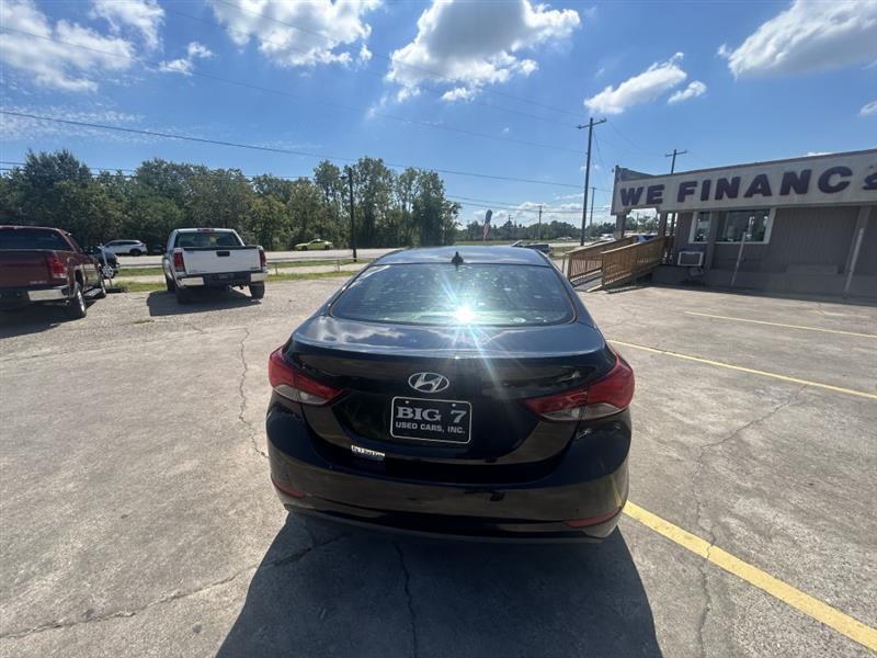 Hyundai Elantra SE 6AT 2016