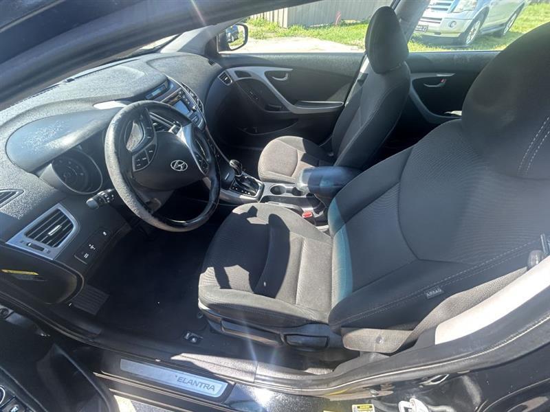 Hyundai Elantra SE 6AT 2016