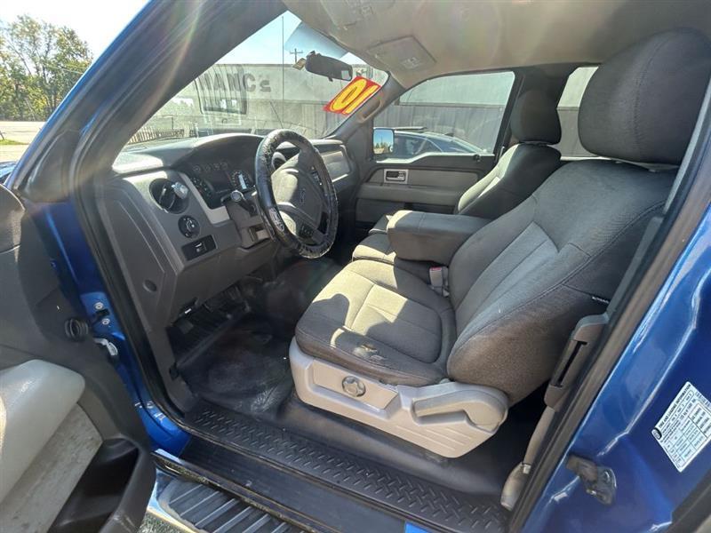 Ford F-150 XL SuperCab 8-ft. Bed 2WD 2010