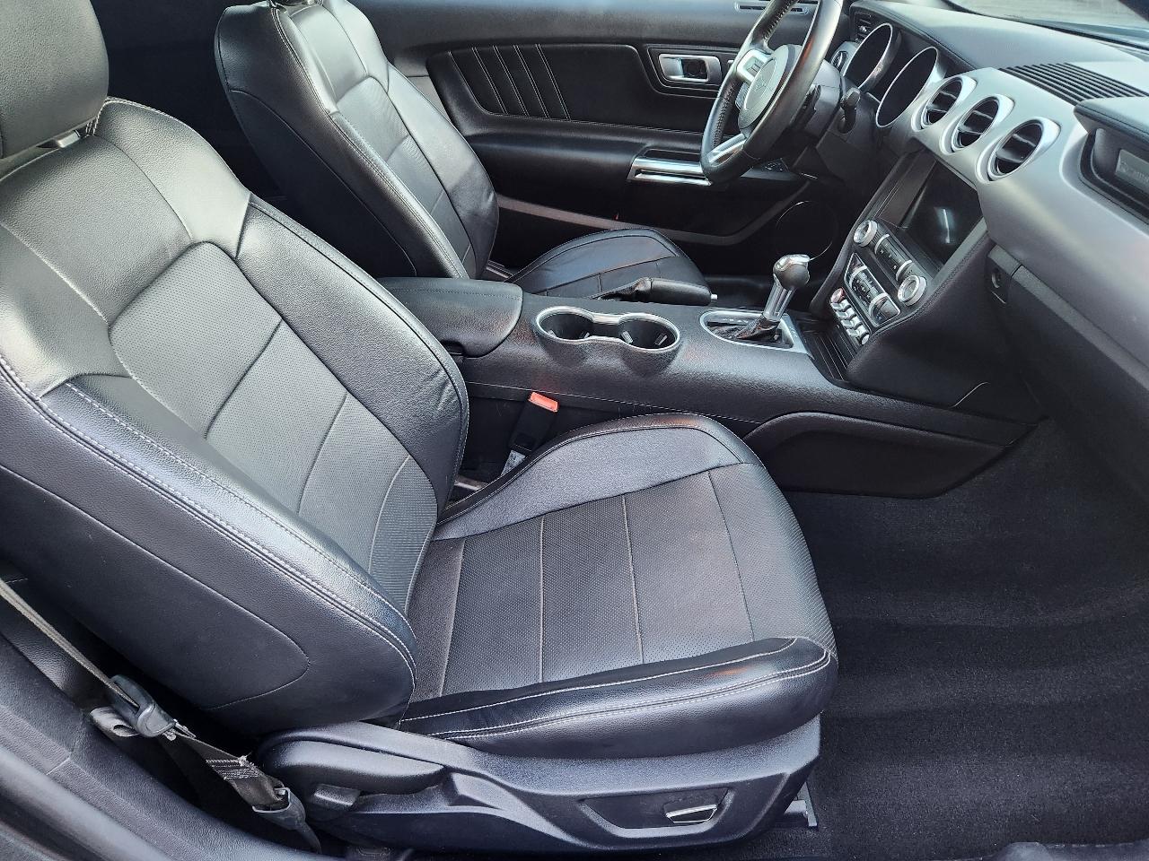 Ford Mustang EcoBoost Convertible 2019