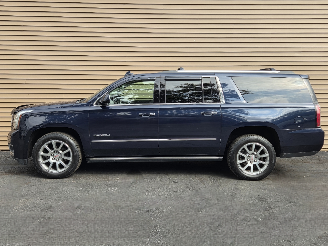 2020 Gmc Yukon XL Denali photo 3