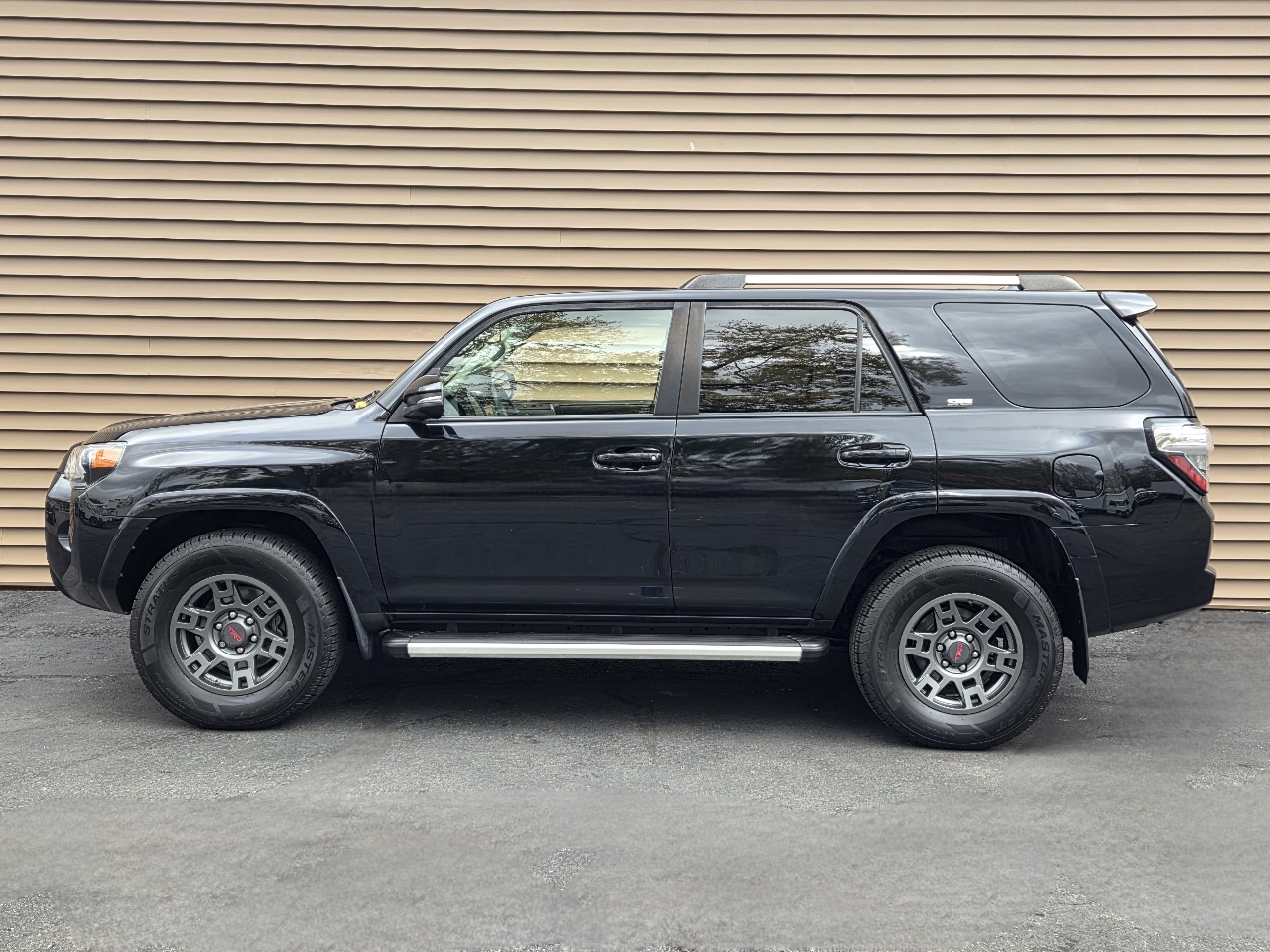 Toyota 4Runner SR5 Premium 4D SUV 4WD V6 2020 Toyota 4Runner SR5 Premium 4D SUV 4WD V6 2020