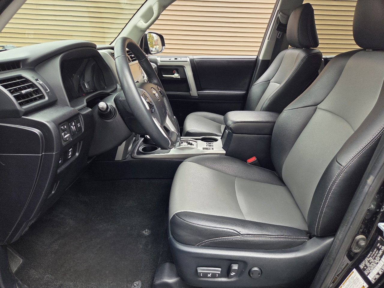 Toyota 4Runner SR5 Premium 4D SUV 4WD V6 2020 Toyota 4Runner SR5 Premium 4D SUV 4WD V6 2020