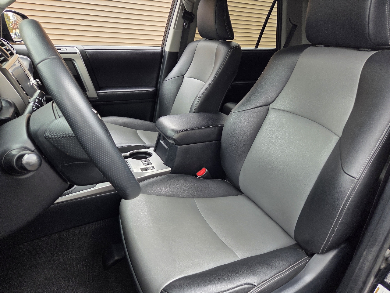 Toyota 4Runner SR5 Premium 4D SUV 4WD V6 2020 Toyota 4Runner SR5 Premium 4D SUV 4WD V6 2020