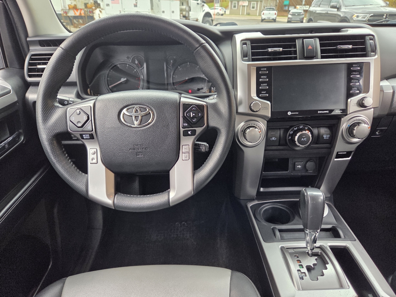 Toyota 4Runner SR5 Premium 4D SUV 4WD V6 2020 Toyota 4Runner SR5 Premium 4D SUV 4WD V6 2020