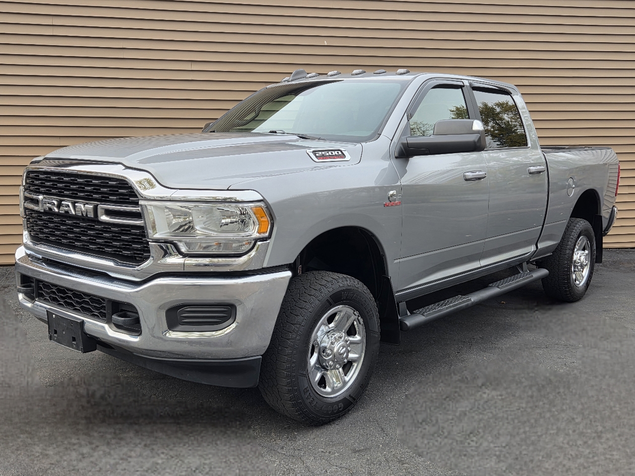 RAM 2500 Big Horn 4x4 Crew Cab 6'4" Box 2022 RAM 2500 Big Horn 4x4 Crew Cab 6'4" Box 2022