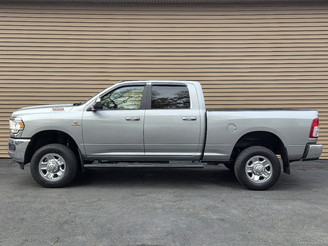 RAM 2500 Big Horn 4x4 Crew Cab 6'4" Box 2022 RAM 2500 Big Horn 4x4 Crew Cab 6'4" Box 2022