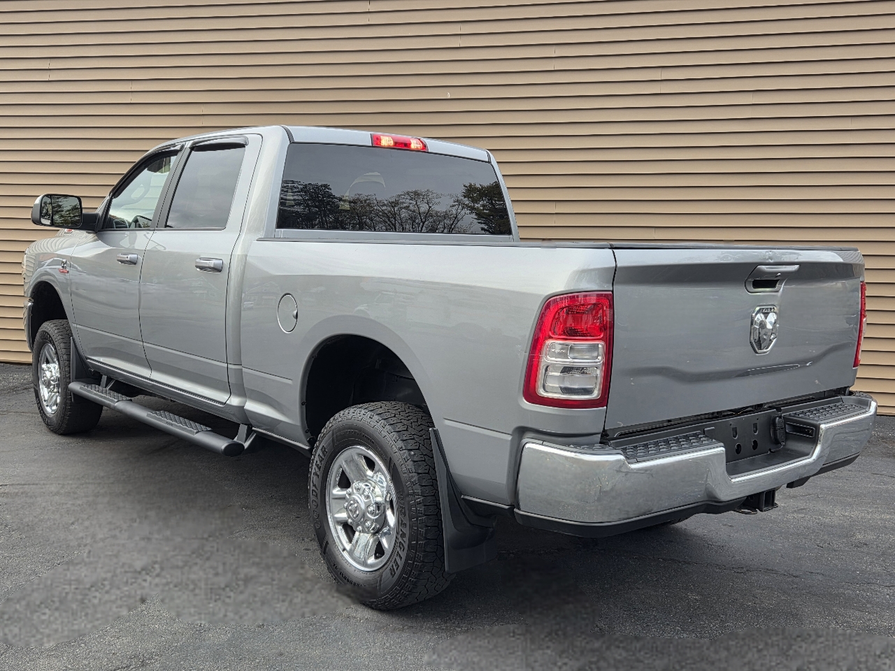 RAM 2500 Big Horn 4x4 Crew Cab 6'4" Box 2022 RAM 2500 Big Horn 4x4 Crew Cab 6'4" Box 2022