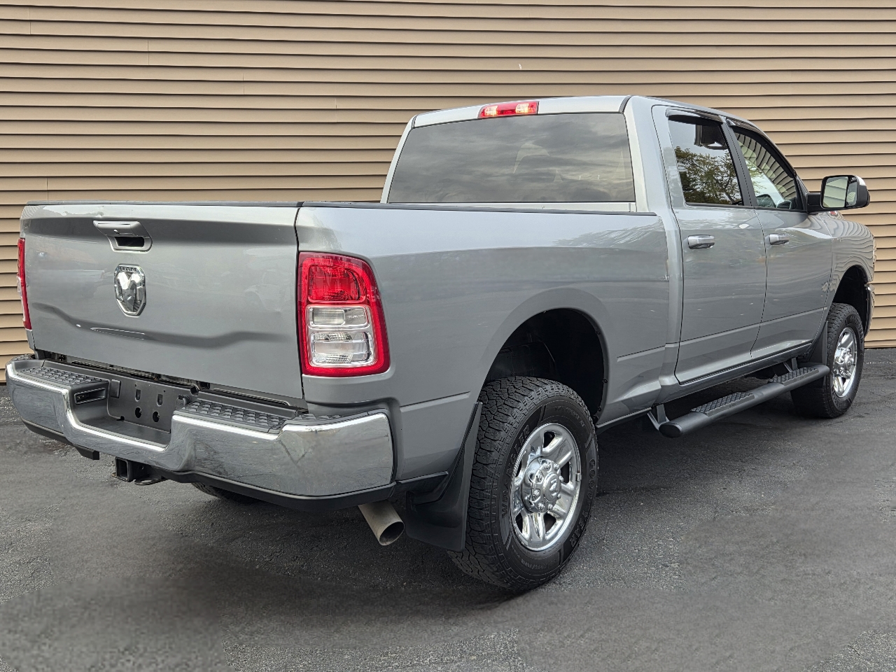 RAM 2500 Big Horn 4x4 Crew Cab 6'4" Box 2022 RAM 2500 Big Horn 4x4 Crew Cab 6'4" Box 2022