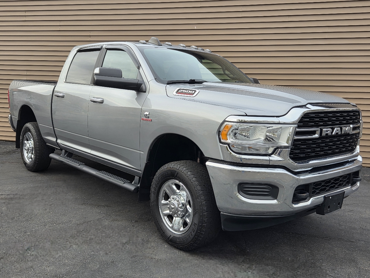 RAM 2500 Big Horn 4x4 Crew Cab 6'4" Box 2022 RAM 2500 Big Horn 4x4 Crew Cab 6'4" Box 2022