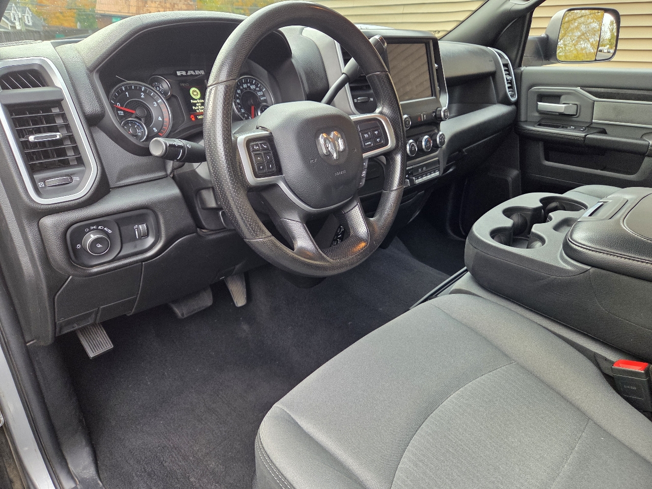 RAM 2500 Big Horn 4x4 Crew Cab 6'4" Box 2022 RAM 2500 Big Horn 4x4 Crew Cab 6'4" Box 2022