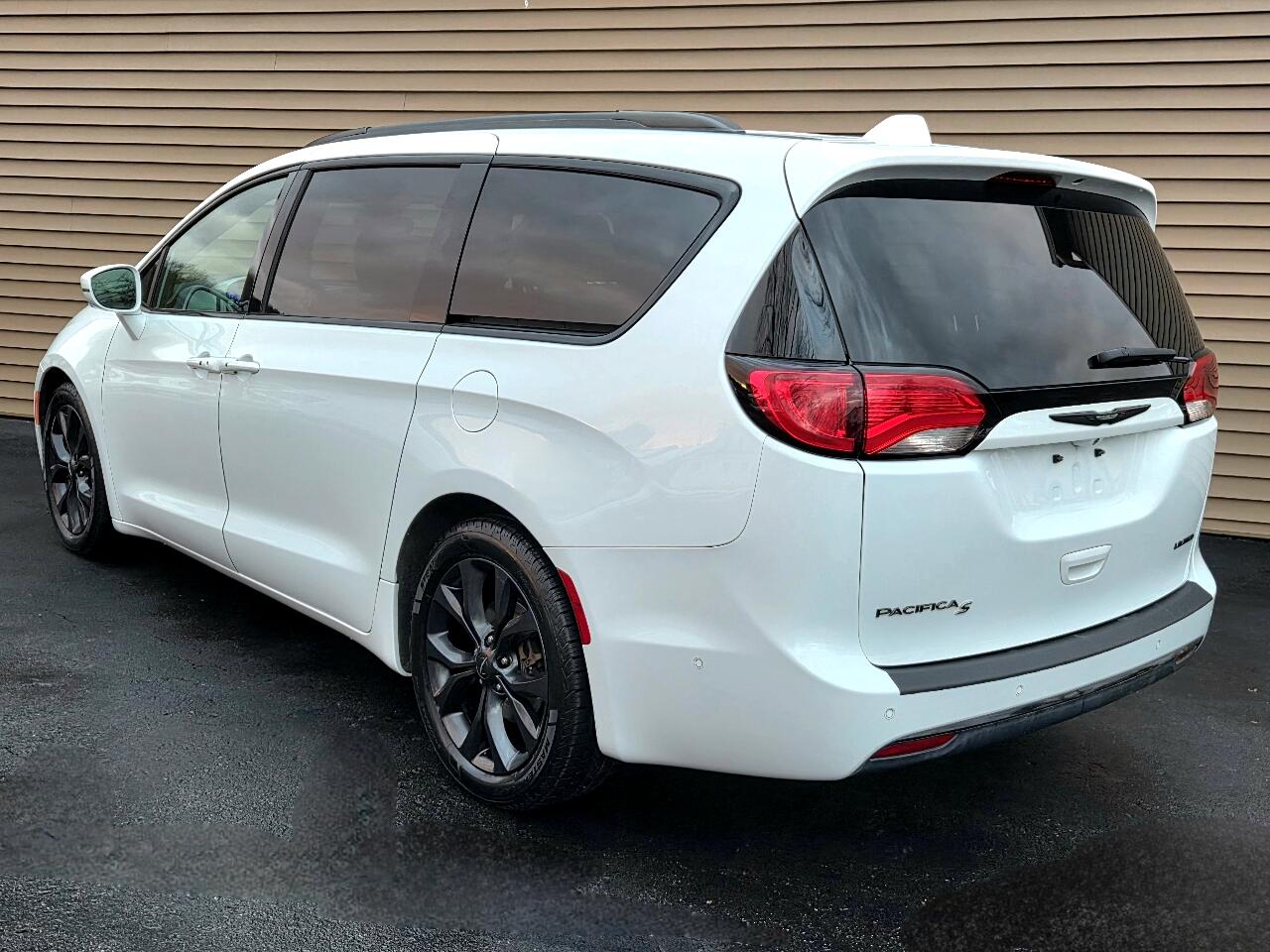 Chrysler Pacifica Limited FWD 2018