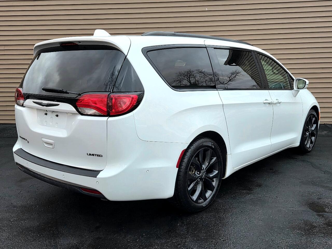 Chrysler Pacifica Limited FWD 2018