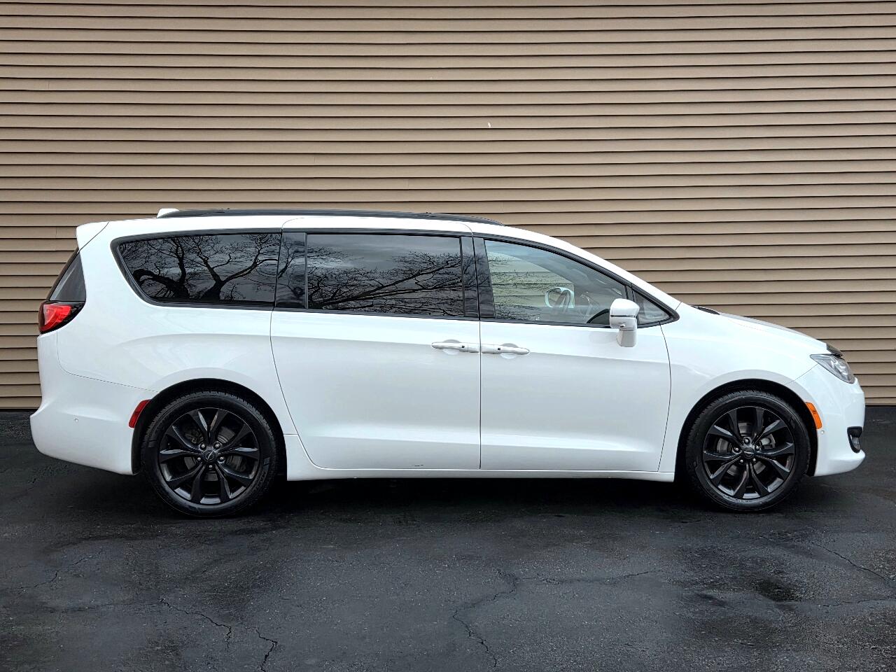 Chrysler Pacifica Limited FWD 2018