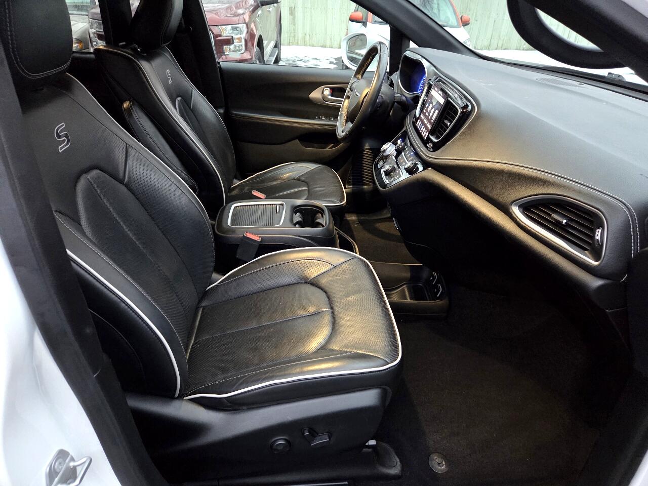 Chrysler Pacifica Limited FWD 2018