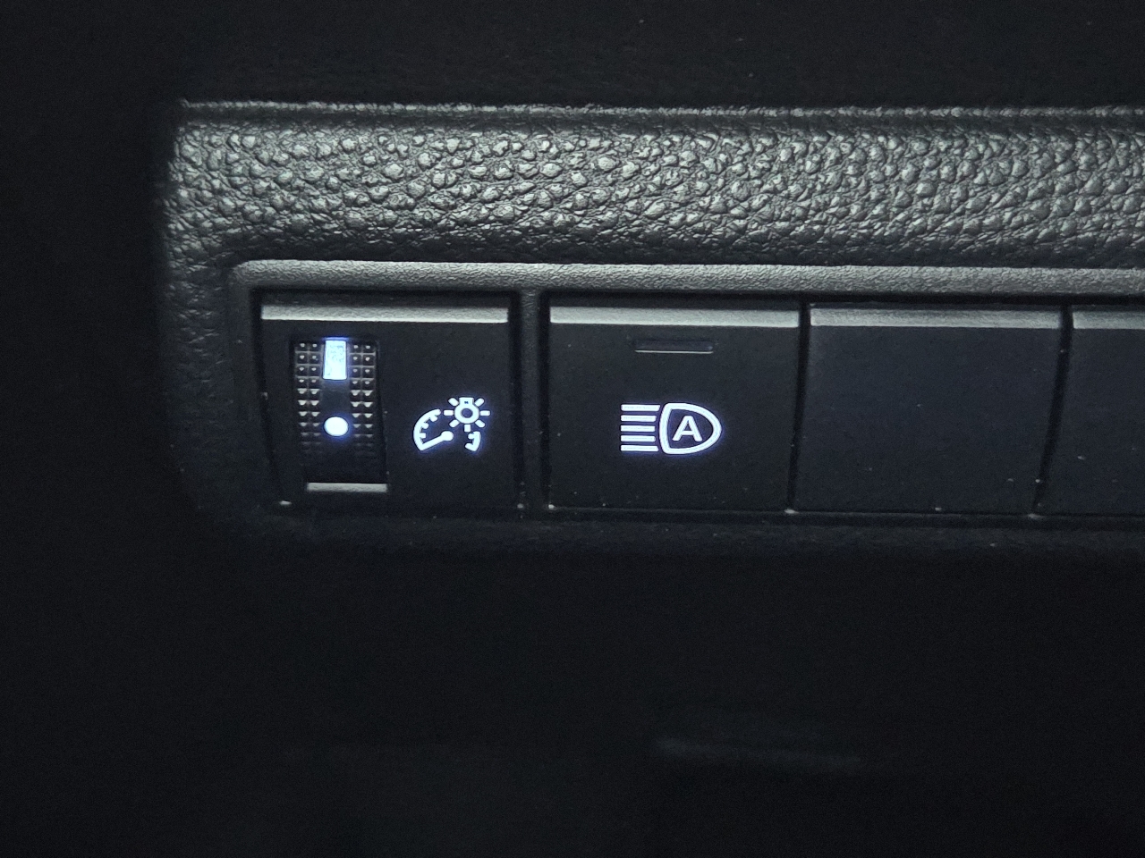 Toyota Corolla Hybrid LE CVT (Natl) 2021