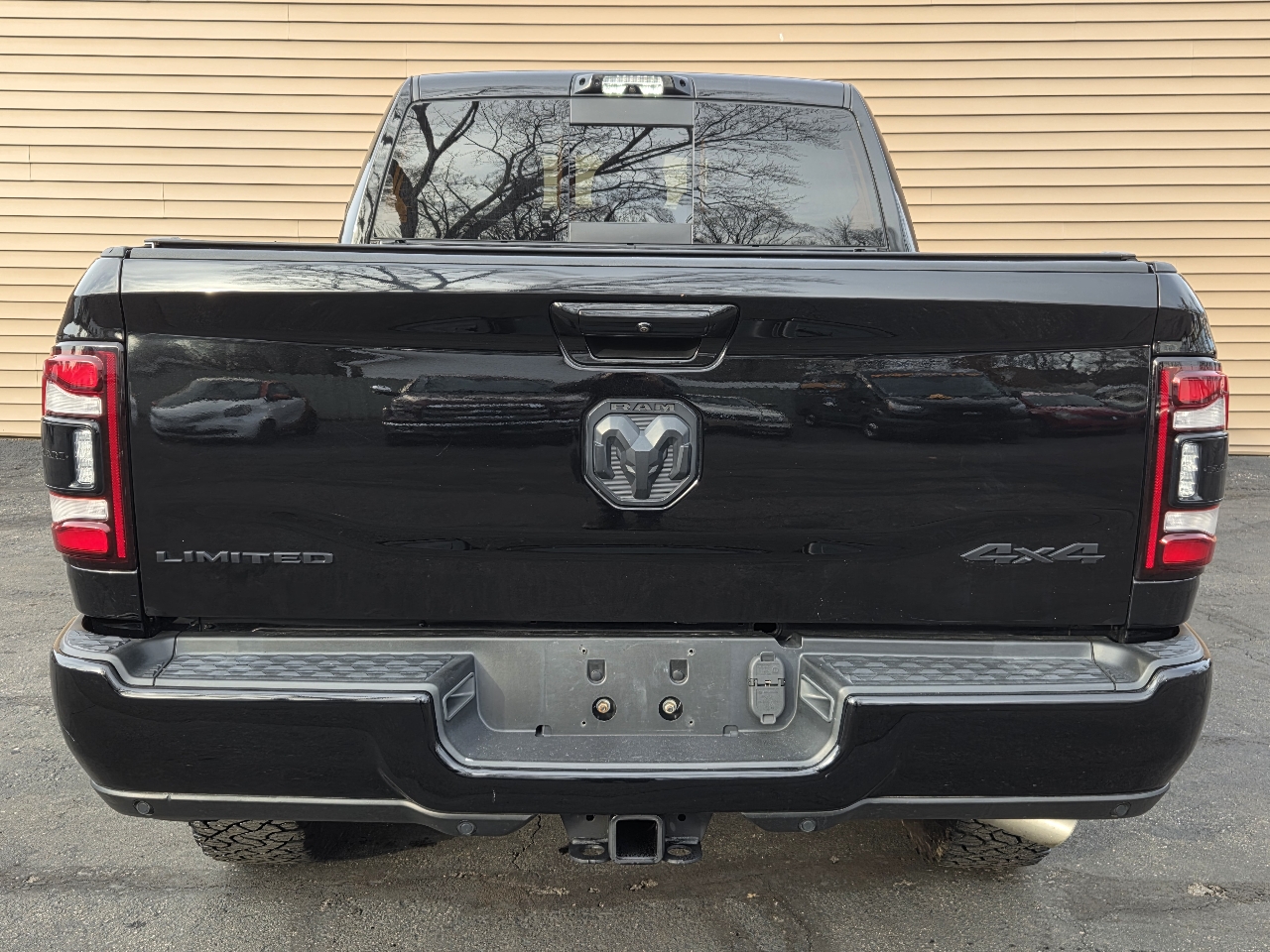 RAM 2500 Limited 4x4 Mega Cab 6'4" Box 2021