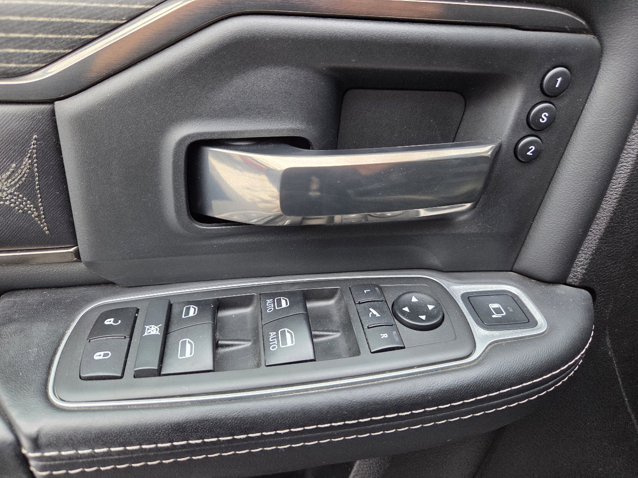 RAM 2500 Limited 4x4 Mega Cab 6'4" Box 2021