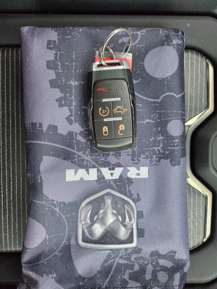 RAM 2500 Limited 4x4 Mega Cab 6'4" Box 2021