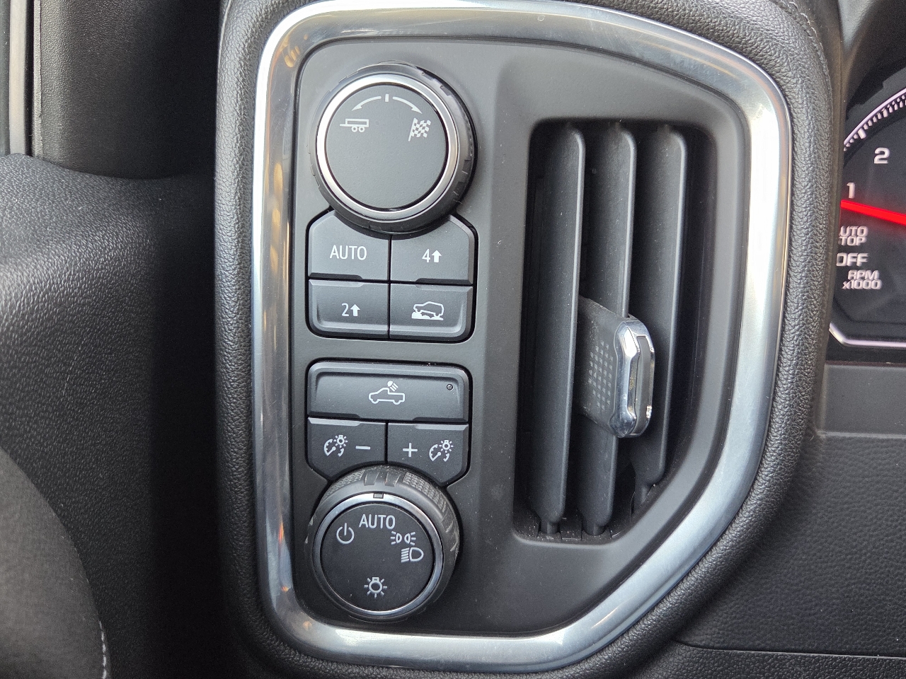 Chevrolet Silverado 1500 4WD Crew Cab 147" LT 2019