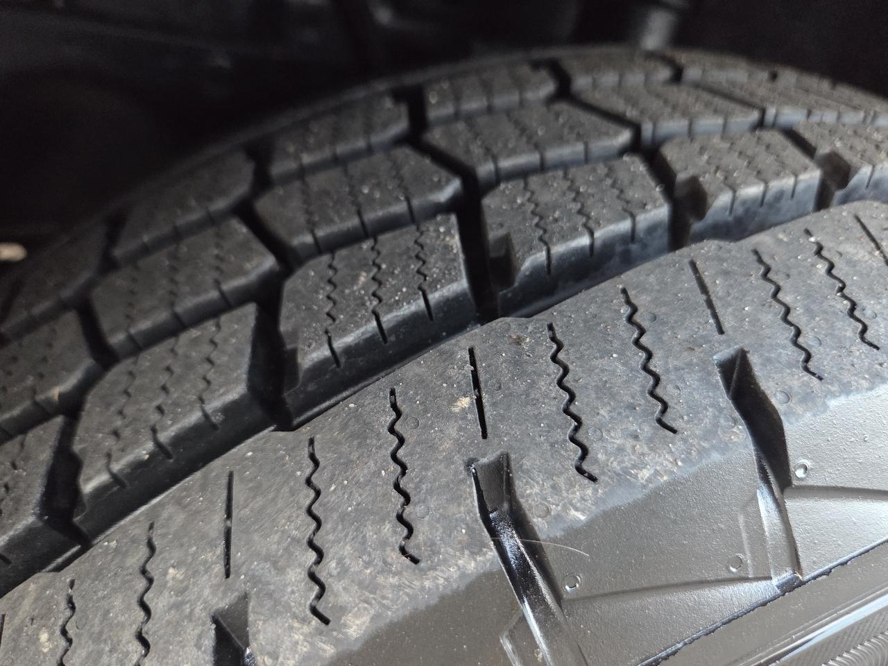 Ford Transit Cargo Van T-150 130" Med Rf 8670 GVWR RWD 2021