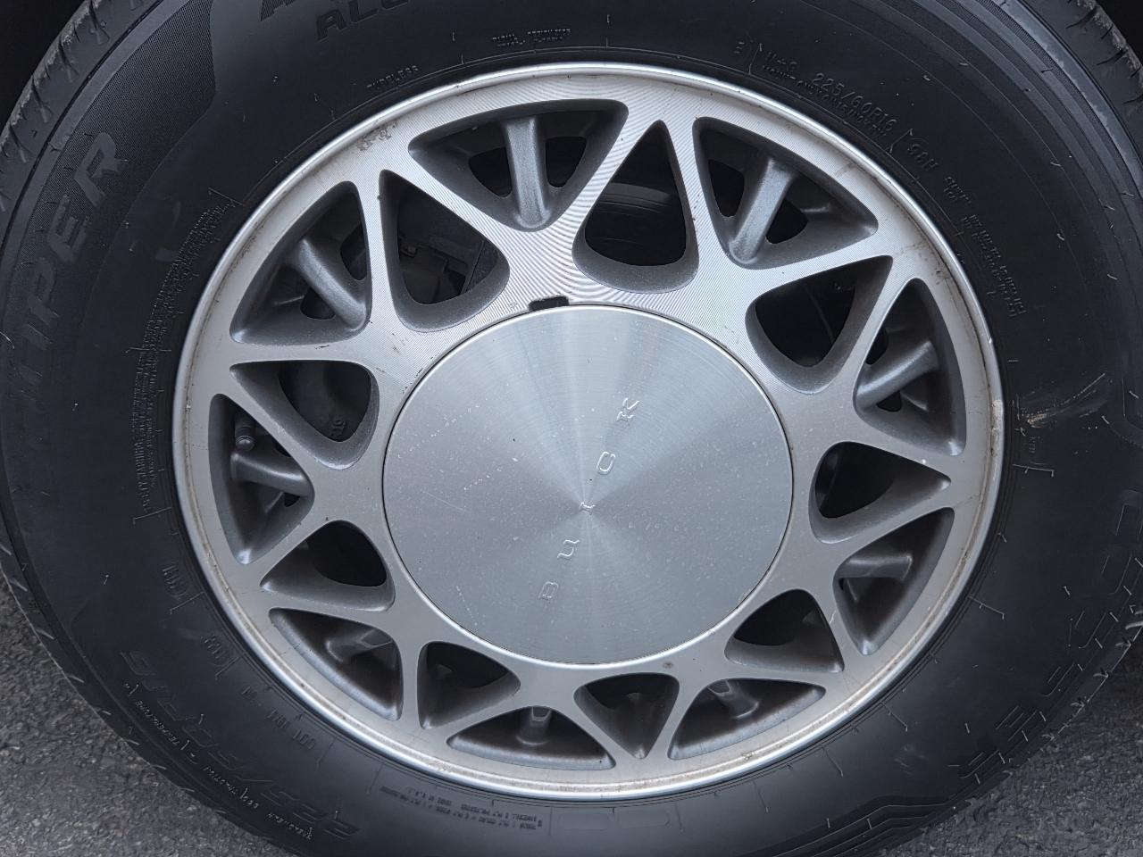 Buick LeSabre 4dr Sdn Limited 2004