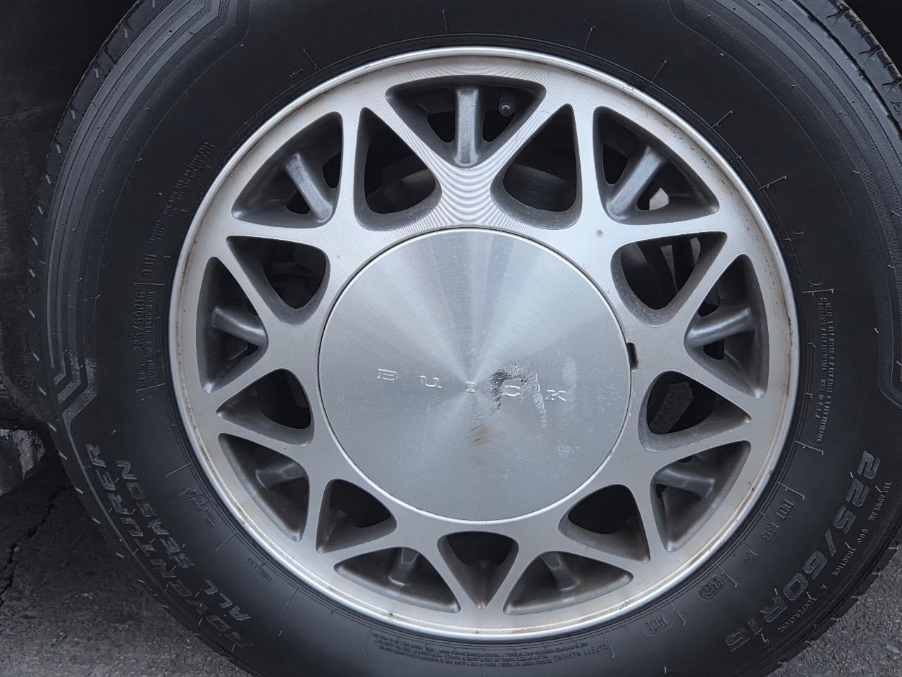 Buick LeSabre 4dr Sdn Limited 2004