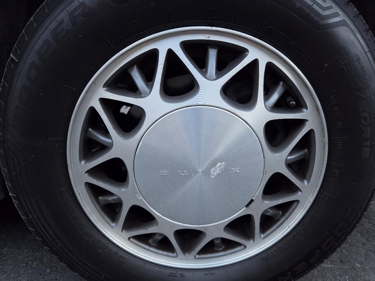 Buick LeSabre 4dr Sdn Limited 2004