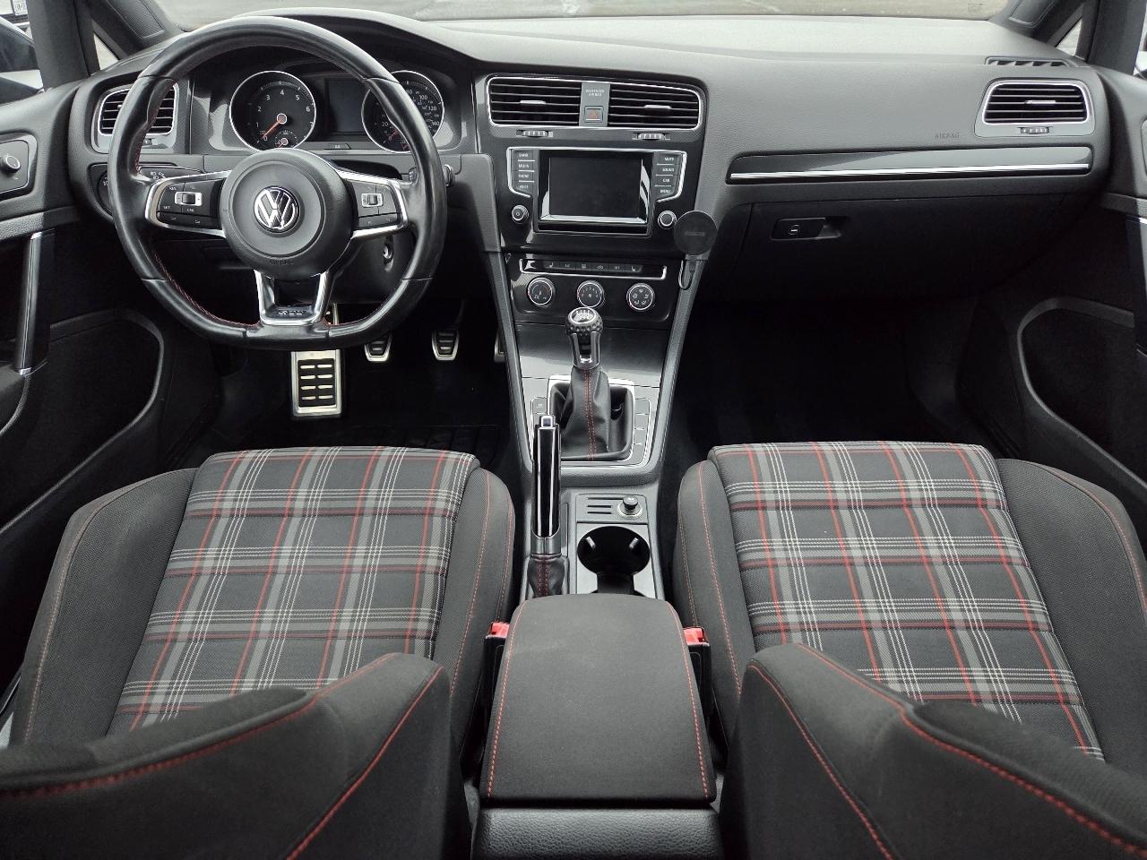 Volkswagen Golf GTI 2dr HB Man SE 2015