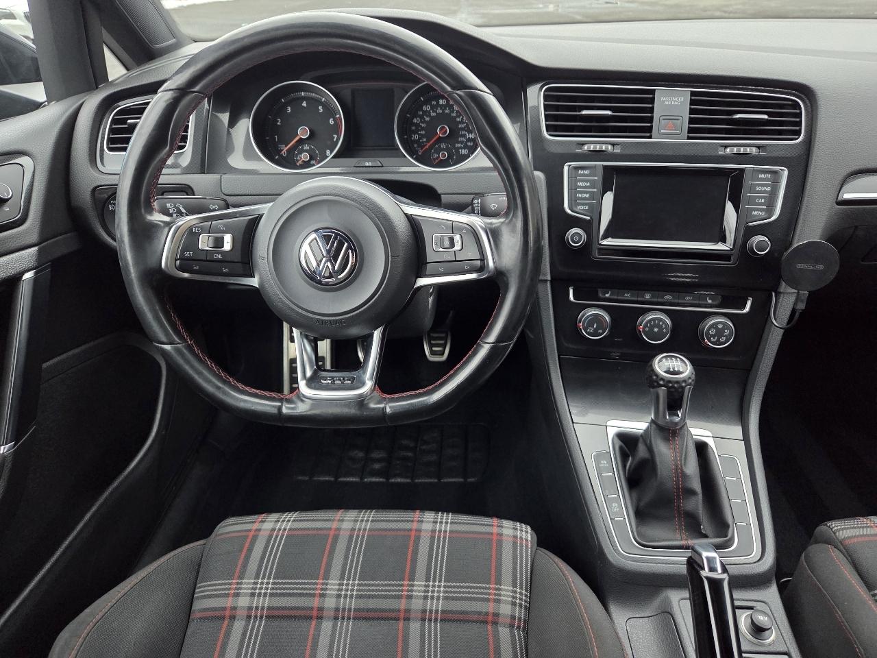 Volkswagen Golf GTI 2dr HB Man SE 2015