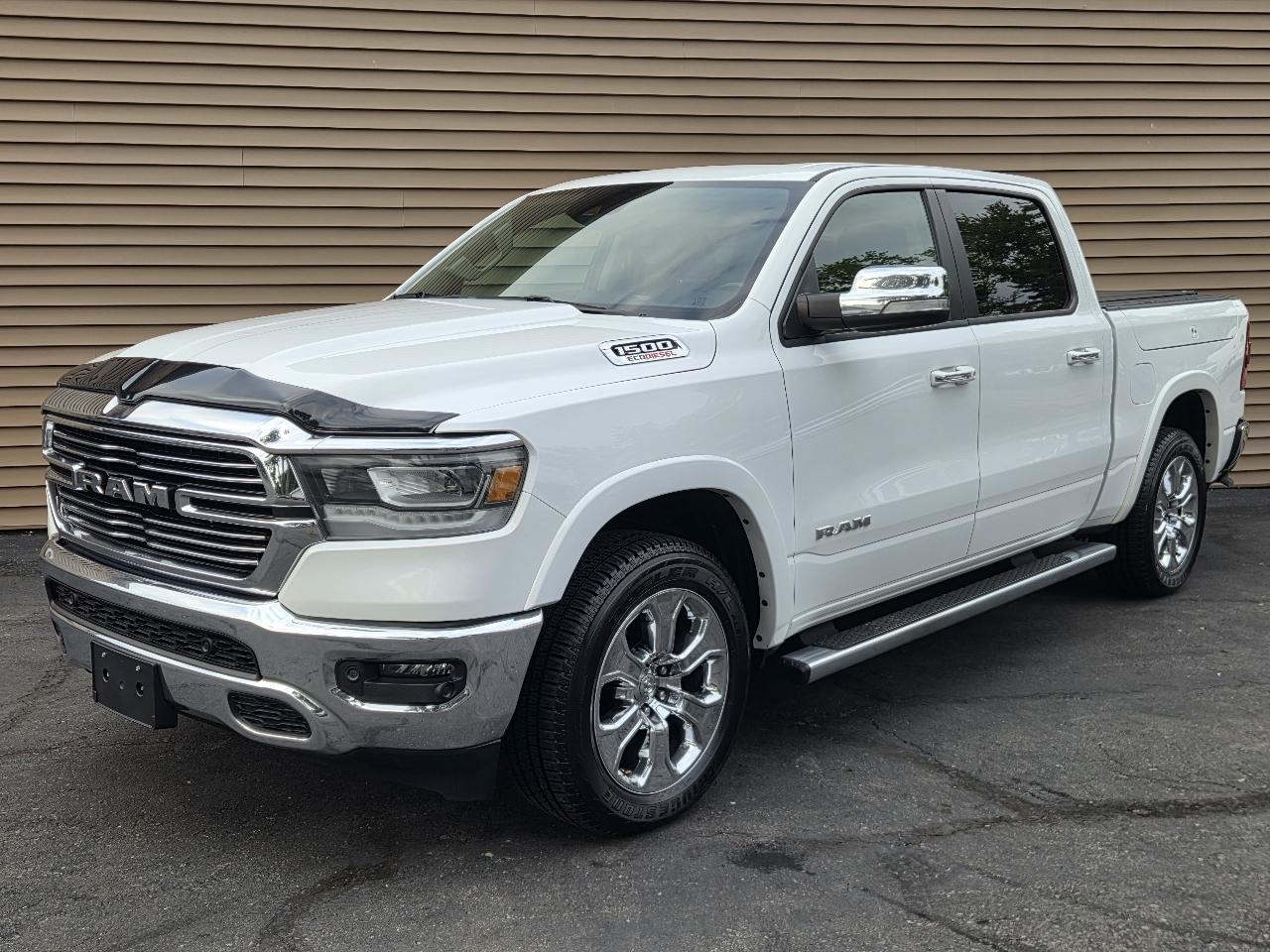 2022 RAM 1500 Laramie 4x4 Crew Cab 5'7" Box