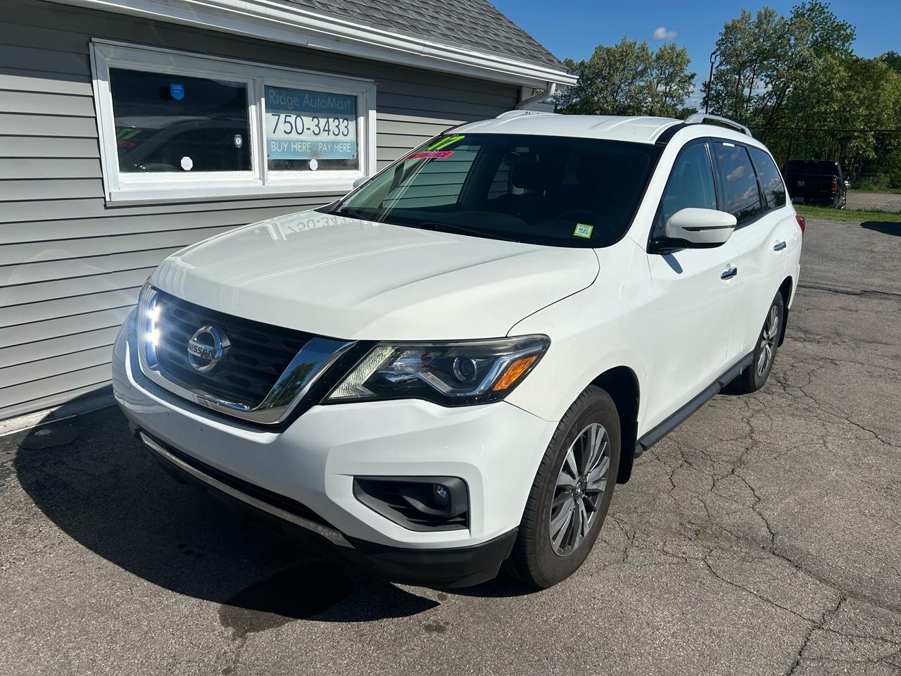 2017 Nissan Pathfinder S 4WD's photo
