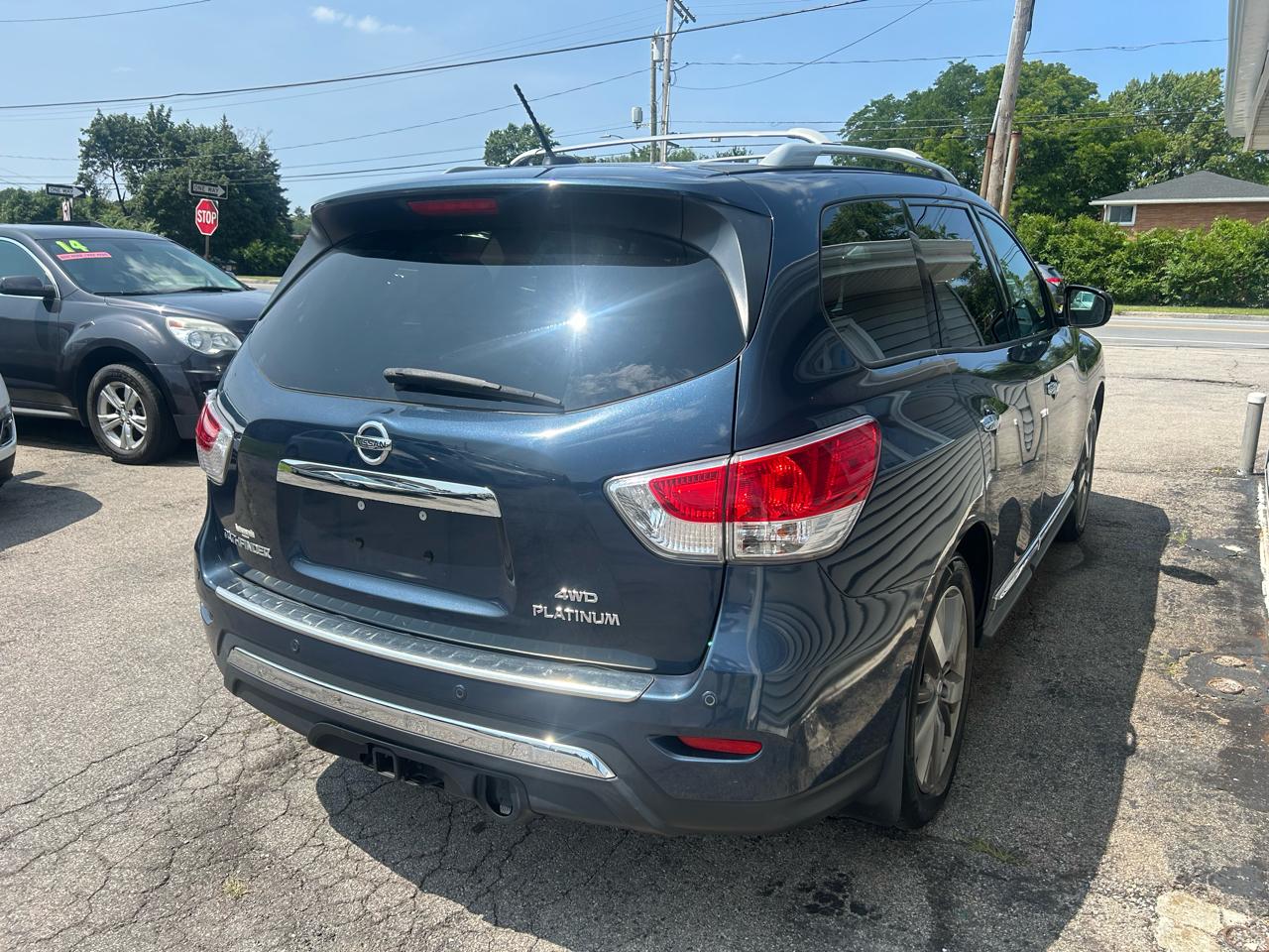 Nissan Pathfinder  2014