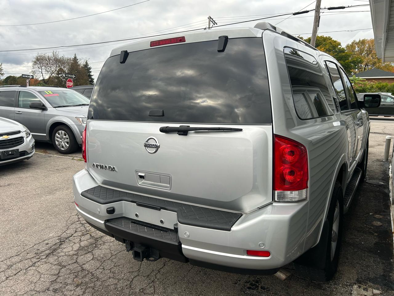 Nissan Armada  2013
