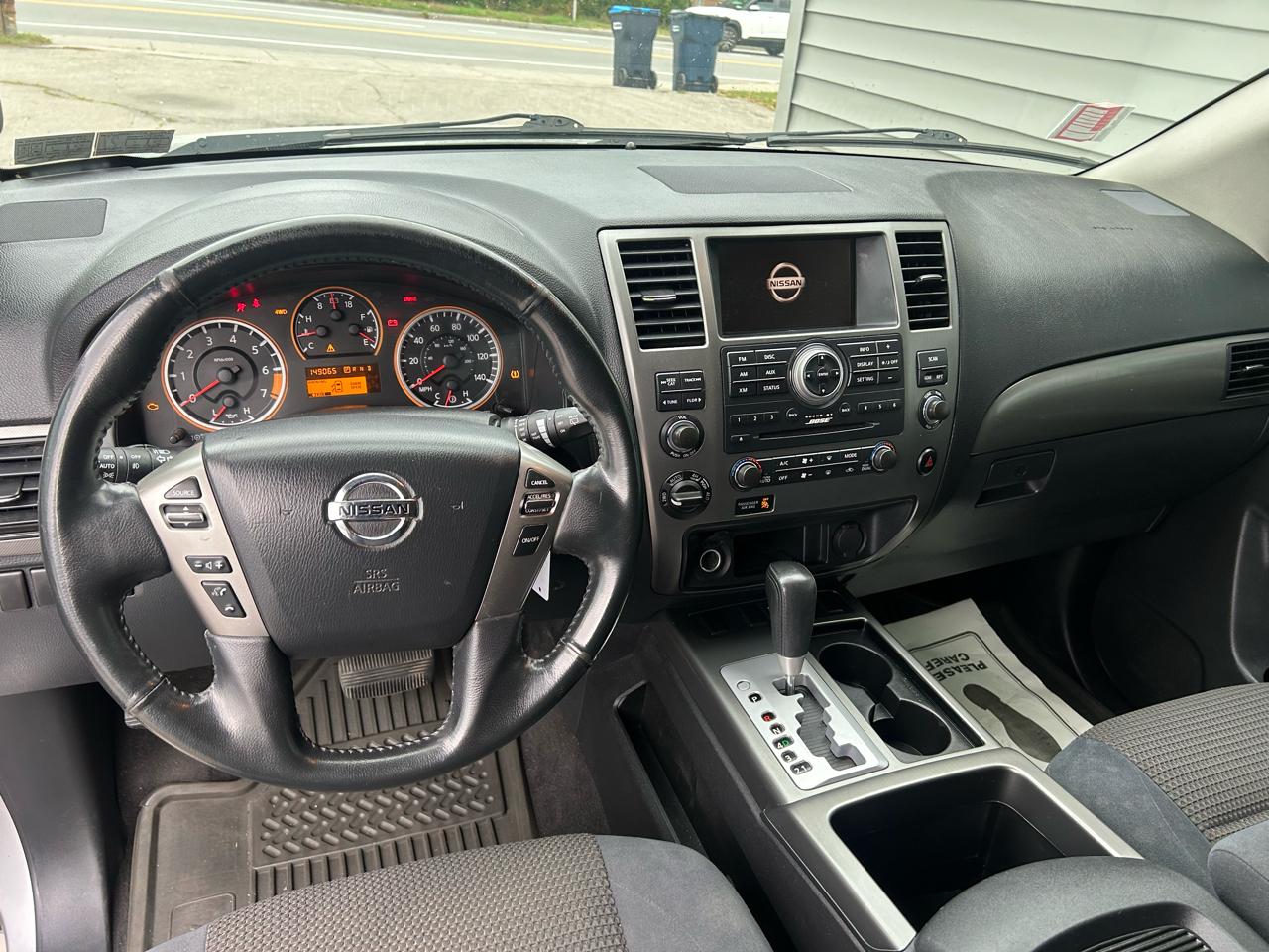 Nissan Armada  2013