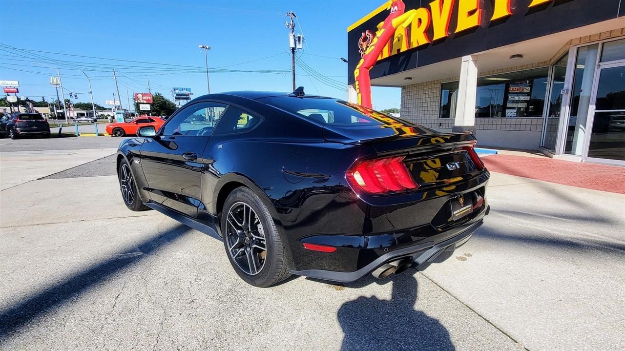 Ford Mustang  2021