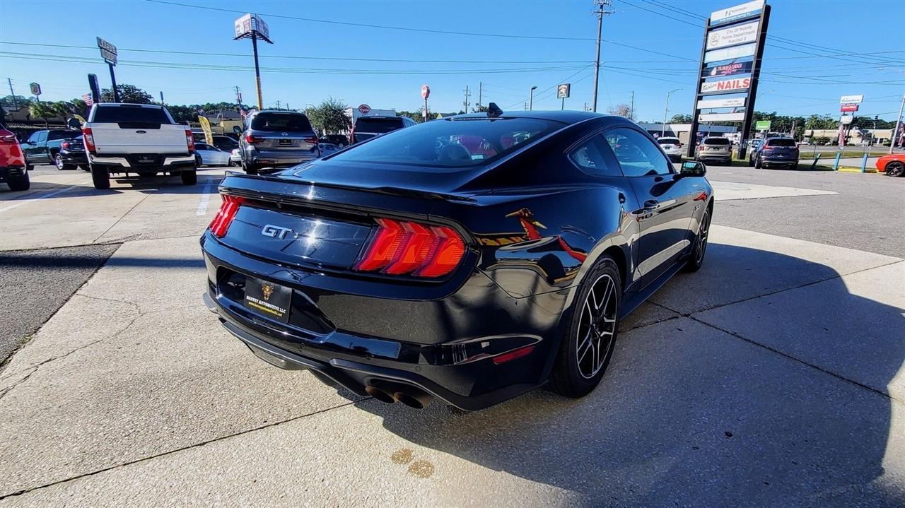 Ford Mustang  2021
