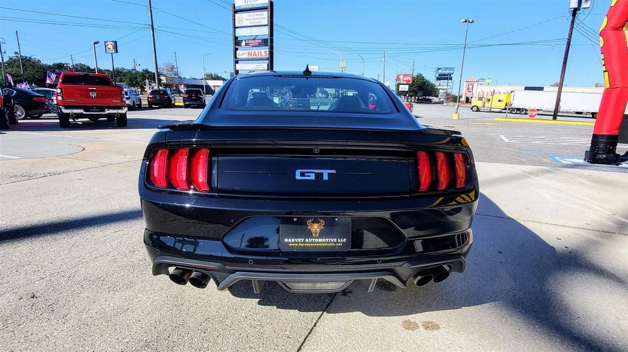 Ford Mustang  2021