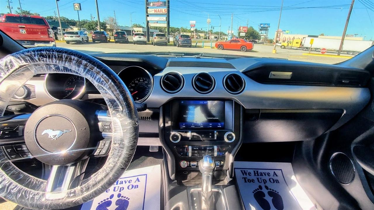 Ford Mustang  2021
