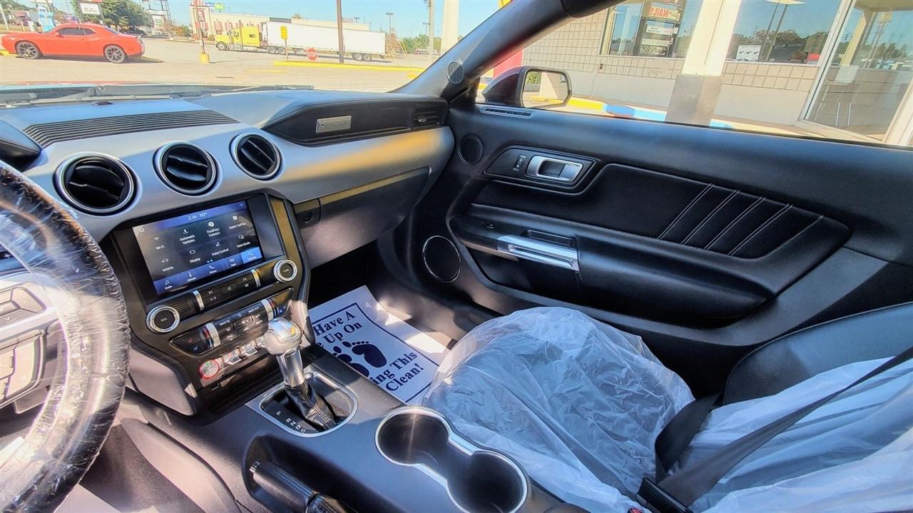 Ford Mustang  2021