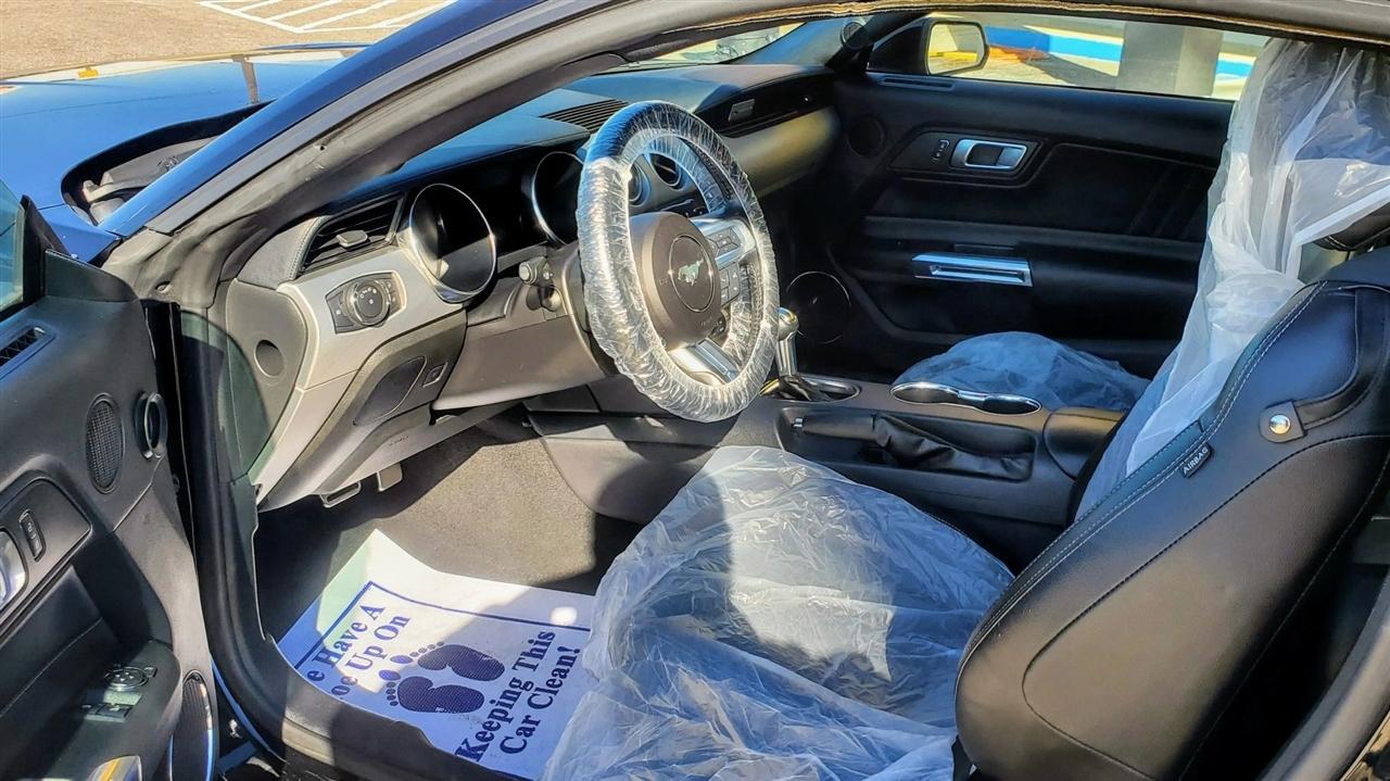 Ford Mustang  2021